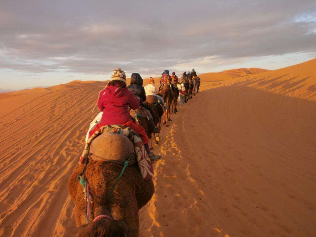Отель Camel Trek Bivouac Мерзуга Номер фото