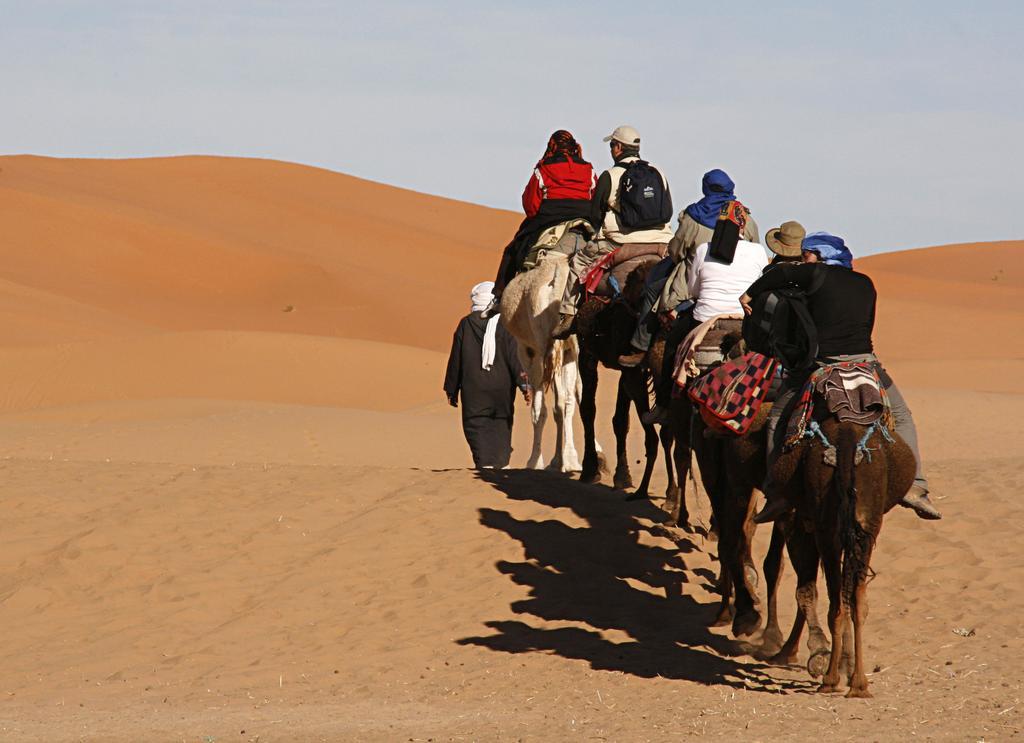 Отель Camel Trek Bivouac Мерзуга Экстерьер фото